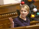 В настоящее время отрыв лидера Партии регионов от своего ближайшего конкурента Тимошенко - составляет от 15% до 17% голосов