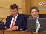 Во время заседания Рижской Думы мэр и его заместитель переговаривались друг с другом, не выключив микрофоны, и в ходе беседы оба использовали русский мат