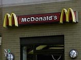 Американка разгромила McDonald`s, когда там отказались взять обратно неаппетитный гамбургер