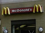 Американка разгромила McDonald`s, когда там отказались взять обратно неаппетитный гамбургер Американка разгромила McDonald`s, когда там отказались взять обратно неаппетитный гамбургер