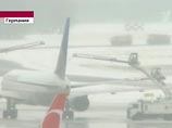Как сообщает британская телерадиокорпорация ВВС в воскресенье, из-за метелей в Германии отменены более двух сотен рейсов из крупнейшего аэропорта страны во Франкфурте