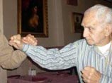 Старейший боксер мира погиб в ДТП в возрасте 104 лет Старейший боксер мира погиб в ДТП в возрасте 104 лет