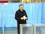 "Полагаю, что сегодня Янукович наберет порядка 35 % голосов, опередив Юлию Тимошенко на 10 пунктов", - сказал Затулин