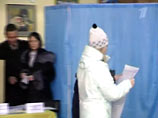 Всего было опрошено 2950 избирателей на участках, расположенных как в центральных, так и в "спальных районах" украинских городов