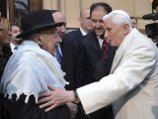 Бенедикт XVI совершил молитву мира в римской синагоге
