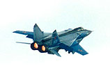 У перехватчика МиГ-31 ВВС России в небе отказала техника