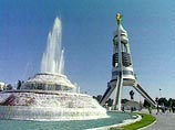 В столице Туркменистана планируется демонтировать Арку нейтралитета, которая была построена по распоряжению первого президента Туркменистана Сапармурата Ниязова