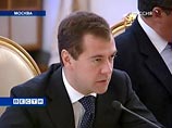 На встрече с руководством палаты Медведев поблагодарил аудиторов за хорошую работу и посоветовал "развиваться в ногу со временем"
