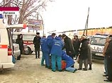 Из под завалов в больнице украинского Луганска, где накануне прогремел взрыв, извлечены тела уже восьми человек. Личности семи из них установлены