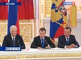 Кроме того, президент пообещал незамедлительно подписать национальную инициативу "Наша новая школа" Кроме того, президент пообещал незамедлительно подписать национальную инициативу "Наша новая школа"