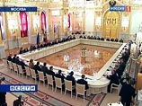 Медведев поставил три задачи по
улучшению демографии в России и пообещал стране "новую школу" Медведев поставил три задачи по
улучшению демографии в России и пообещал стране "новую школу"