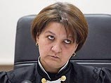 Во вторник Верховный суд России приступил к рассмотрению жалобы бывшей судьи Басманного суда Елены Ярлыковой, которая была лишена полномочий в связи с тем, что, снизив наказание, назначенное одному обвиняемому, по ошибке освободила другого