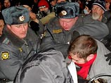 В Москве во время акций в память Маркелова и Бабуровой задержаны 32 человека В Москве во время акций в память Маркелова и Бабуровой задержаны 32 человека