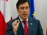 Саакашвили в Эстонии пожаловался на "одну маленькую страну", мешавшую ему туда лететь