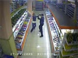 Адвокат утверждал, что Пронин присутствовал на дне рождения Евсюкова, а инцидент в магазине "спровоцировал скандал не с супругой, а с высокопоставленными коллегами" Адвокат утверждал, что Пронин присутствовал на дне рождения Евсюкова, а инцидент в магазине "спровоцировал скандал не с супругой, а с высокопоставленными коллегами"