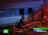 Всю ночь и утро он помогал вытаскивать из поврежденных вагонов раненых пассажиров. В результате на поезд "Сапсан", выделенный для доставки пассажиров "Невского экспресса" до Петербурга, он не попал и был вынужден добираться до дома самостоятельно Всю ночь и утро он помогал вытаскивать из поврежденных вагонов раненых пассажиров. В результате на поезд "Сапсан", выделенный для доставки пассажиров "Невского экспресса" до Петербурга, он не попал и был вынужден добираться до дома самостоятельно