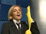 Популярная итальянская телеведущая юмористического шоу "Le lene" Елена Ди Чиоччио, спровоцированная рекламой мужского нижнего белья из коллекции Джорджио Армани, решила собственноручно проверить, насколько велико мужское достоинство Дэвида Бекхэма Популярная итальянская телеведущая юмористического шоу "Le lene" Елена Ди Чиоччио, спровоцированная рекламой мужского нижнего белья из коллекции Джорджио Армани, решила собственноручно проверить, насколько велико мужское достоинство Дэвида Бекхэма