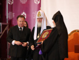 Гарегин II передал премию Фонда единства православных народов на строительство русского храма в Ереване