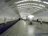 В московском метро задержан голый мужчина. Еще двое сбежали В московском метро задержан голый мужчина. Еще двое сбежали