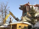 Судебные приставы намерены продолжить снос домов в московском поселке "Речник", никакого моратория на исполнительные действия нет