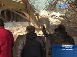 Как сообщил официальный представитель управления ФССП по столице Игорь Костышин, утром в поселке снесли два недостроенных дома