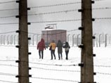 На ближайшие двадцать лет центру необходимо более 100 млн евро, говорит его директор Петр Цивинский. До сих пор правительство Польши ежегодно выделяло мемориалу более 3 млн евро, столько же составляла сумма от продаж книг и экскурсий На ближайшие двадцать лет центру необходимо более 100 млн евро, говорит его директор Петр Цивинский. До сих пор правительство Польши ежегодно выделяло мемориалу более 3 млн евро, столько же составляла сумма от продаж книг и экскурсий