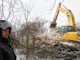 С 21 января в "Речнике" "по 17-ти исполнительным производствам освобождено 17 земельных участков, снесено 22 строения", сказал сотрудник пресс-службы ведомства