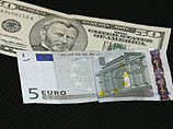 Доллар упал на 22 копейки, евро &#8211; на 8