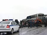 В Дагестане рейсовый автобус столкнулся с "Камазом": шестеро погибли, 11 ранены