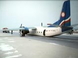 В аэропорту Якутска при взлете потерпел аварию самолет "Ан-24" В аэропорту Якутска при взлете потерпел аварию самолет "Ан-24"