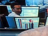 Биржевой маклер Macquarie Bank Дэвид Кили так увлекся, что не заметил расположенной рядом телекамеры, и провокационные изображения с его монитора были показаны в новостях местного канала Биржевой маклер Macquarie Bank Дэвид Кили так увлекся, что не заметил расположенной рядом телекамеры, и провокационные изображения с его монитора были показаны в новостях местного канала