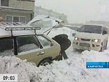 На Камчатке дорожники сумели пробить путь к райцентру, блокированному снегопадом