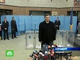 По данным exit-polls, Янукович уверенно лидирует