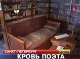 Эксперты подтвердили подлинность дивана, на котором умер Пушкин