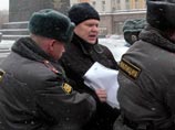 Лидера "Яблока", решившего поддержать "речников", забрали в милицию Лидера "Яблока", решившего поддержать "речников", забрали в милицию