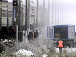 В Астраханской области автомобиль врезался в электричку с рабочими: трое погибших, 14 раненых В Астраханской области автомобиль врезался в электричку с рабочими: трое погибших, 14 раненых