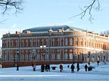 Лужков обругал директора парка "Царицыно": после реставрации дворцы покрылись плесенью Лужков обругал директора парка "Царицыно": после реставрации дворцы покрылись плесенью
