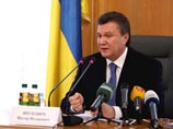 Но, как отмечает издание, Янукович будет стремиться к тесным связям с Россией, но ничто не свидетельствует, что стоящие за ним олигархи хотят, чтобы Украина утратила независимость. Они заинтересованы манипулировать и Евросоюзом, и Россией