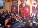 Фанаты "горожан" начали бессрочную голодовку, но умирать за "Москву" не собираются Фанаты "горожан" начали бессрочную голодовку, но умирать за "Москву" не собираются