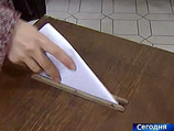 При этом желание граждан контролировать власть, самим выбирать губернаторов и одномандатников будет меняться пропорционально экономическому благосостоянию При этом желание граждан контролировать власть, самим выбирать губернаторов и одномандатников будет меняться пропорционально экономическому благосостоянию