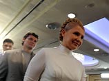 К зданию суда Тимошенко прибыла в сопровождении депутатов своего блока