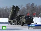 Российские войска активно оснащаются зенитными ракетными системами (ЗРС) последнего поколения С-400 "Триумф" - к настоящему моменту на вооружении находятся уже два таких дивизиона, а в нынешнем году еще два полка ВВС будут полностью укомплектованы данными