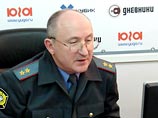 Алексей Дымовский, прославившийся после разоблачения бывших коллег и арестованный по обвинению в мошенничестве, намерен судиться с начальником ГУВД региона Сергеем Кучеруком (на фото) Алексей Дымовский, прославившийся после разоблачения бывших коллег и арестованный по обвинению в мошенничестве, намерен судиться с начальником ГУВД региона Сергеем Кучеруком (на фото)
