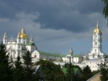Украинские националисты требуют отобрать у верующих УПЦ МП Почаевскую лавру
