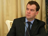 Российский президент Дмитрий Медведев пообщался по телефону с избранным президентом Украины Виктором Януковичем и пригласил его на встречу в Москву
