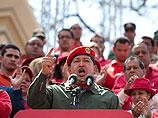 Уго Чавес, проехав на тракторе по Каракасу, провозгласил "рождение нового мира"