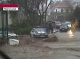 Туристы, находящиеся на португальском острове Мадейра, на который в субботу обрушились сильные наводнения и оползни, не пострадали
