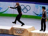 Чемпион Игр-2006 в Турине не смог скрыть своего разочарования от проигрыша американцу Эвану Лайсачеку, завоевавшему на ОИ-2010 золотую медаль