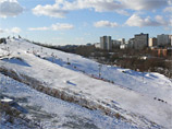 Лужков, расстроенный выступлением россиян в Ванкувере, готов построить олимпийский трамплин в Москве