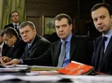 Медведев предлагает смягчить наказания за экономические преступления
